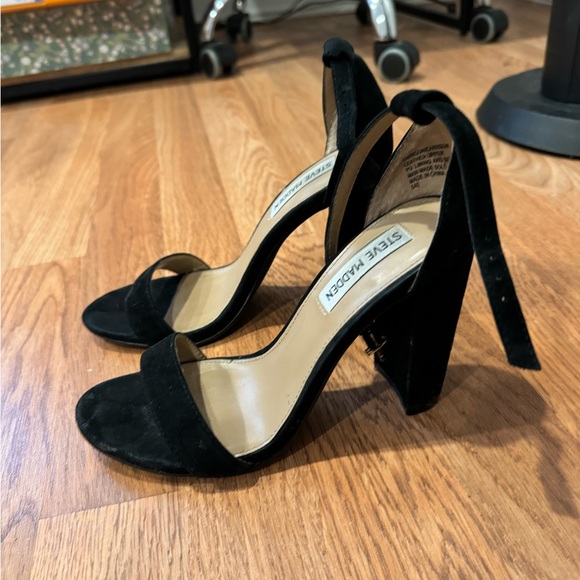 STEVE MADDEN HEELS - Picture 4 of 4